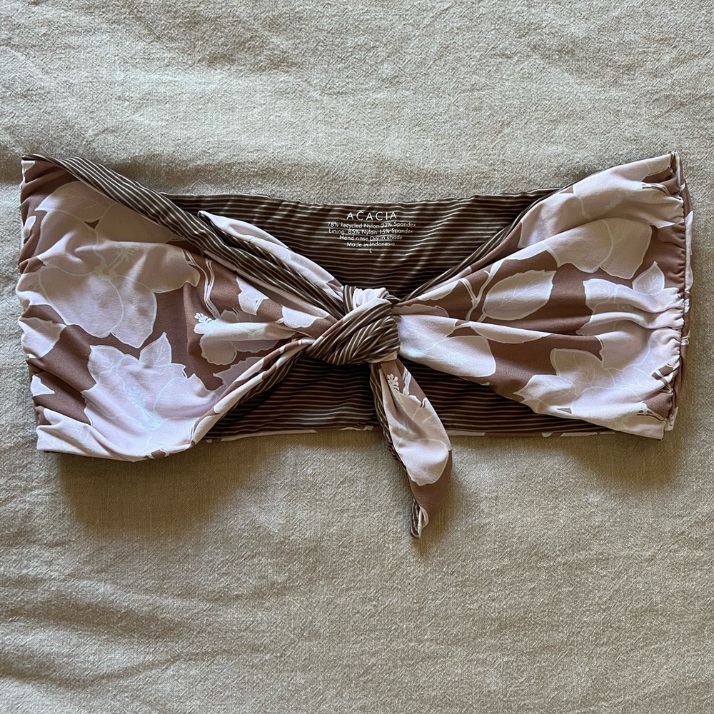 Acacia South Pacific top